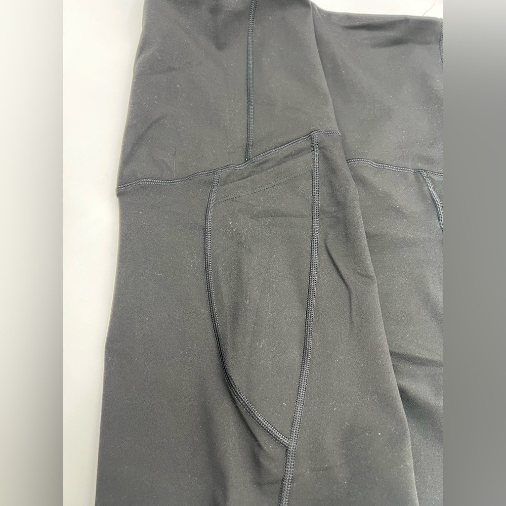 Daisity full belly maternity bike shorts size L. Nice thick soft brush fabric - Picture 4 of 4